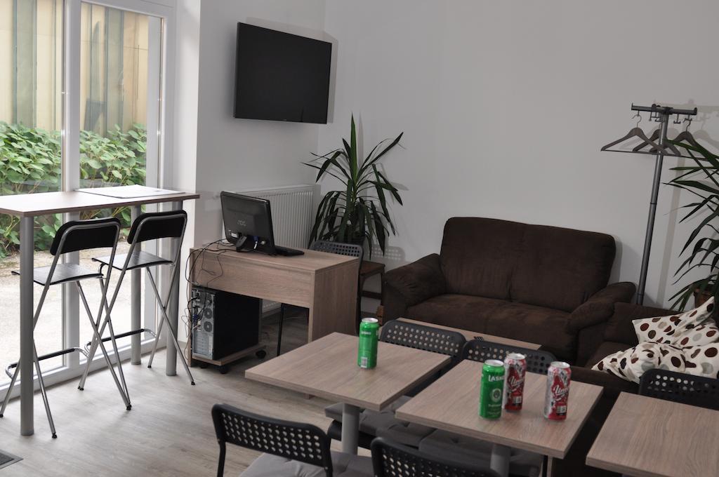 Hostel Tivoli Ljubljana Exteriör bild